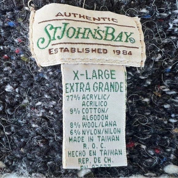 VTG St John’s Bay Fair Isle Snowflake Sweater Vest Red Gray Wool Blend XL Taiwan - Picture 10 of 12